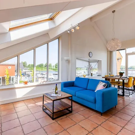 Penthouse Uitgeest